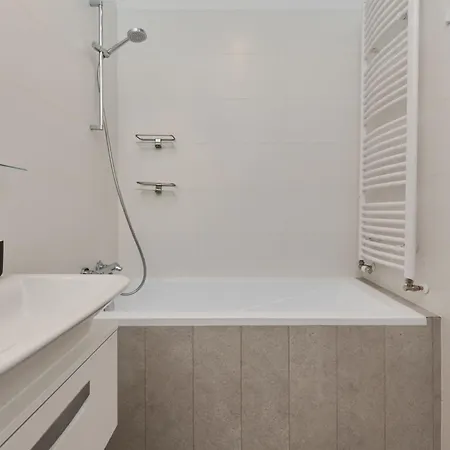 Srutowa By Renters Apartmán Vratislav